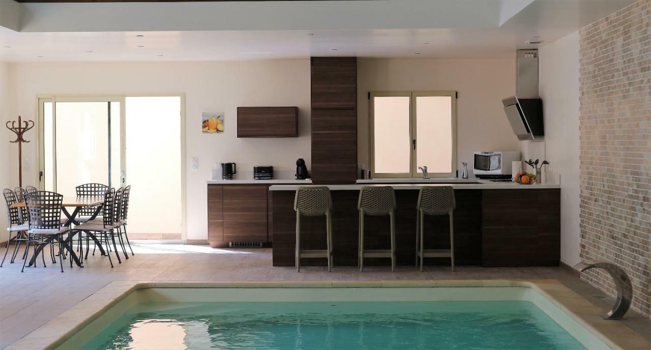 Montainville  Gite Jet D'Eau Avec Piscine Interieure 30 Minutes Versailles מראה חיצוני תמונה